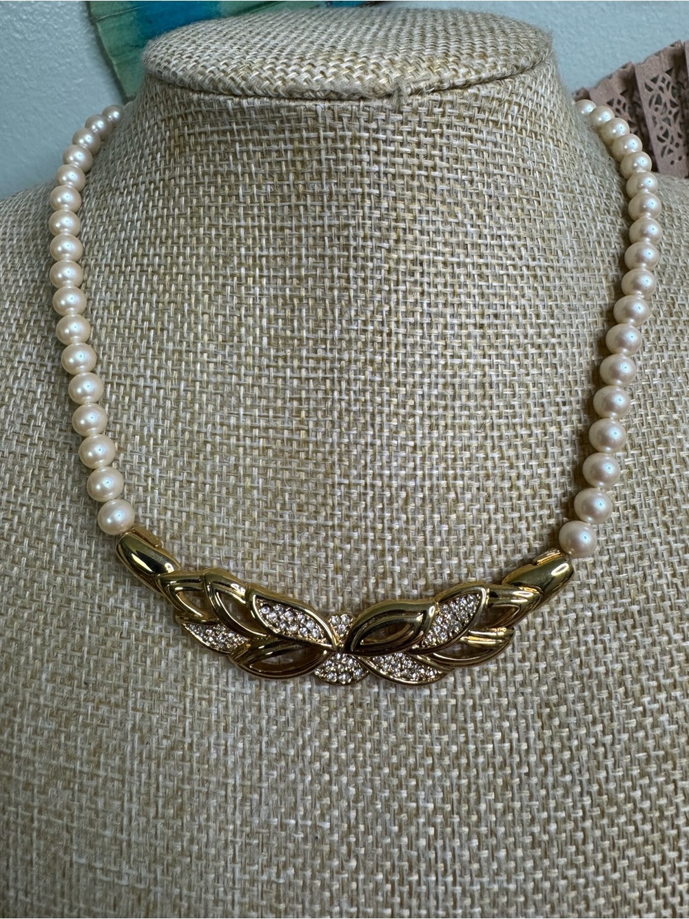 Vintage 1980’s Monet Faux Pearl Necklace with Gold Plated Leaf Crystal Center